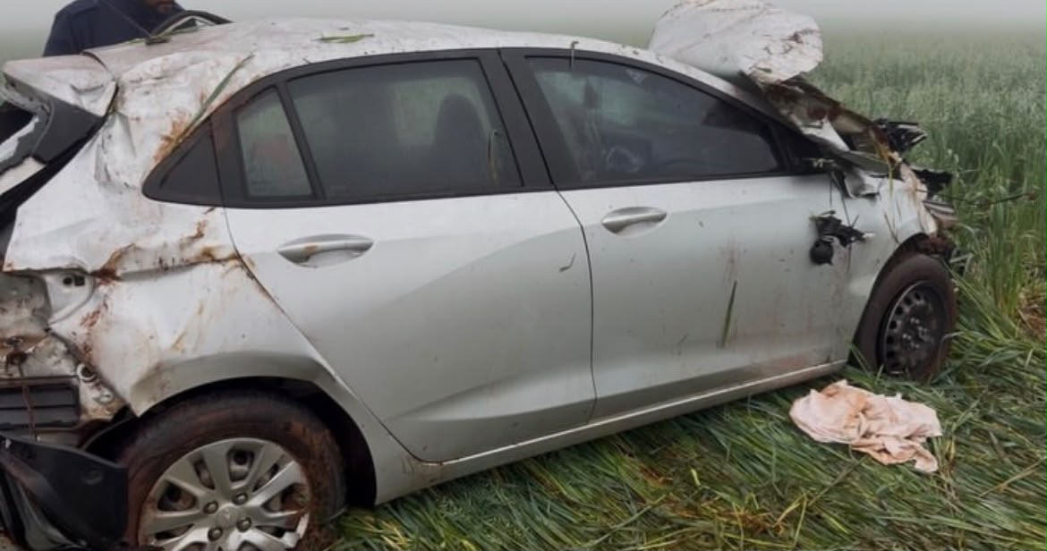 CAPOTAMENTO NA PR-558 DEIXA MOTORISTA FERIDO NA MANHÃ DE DOMINGO