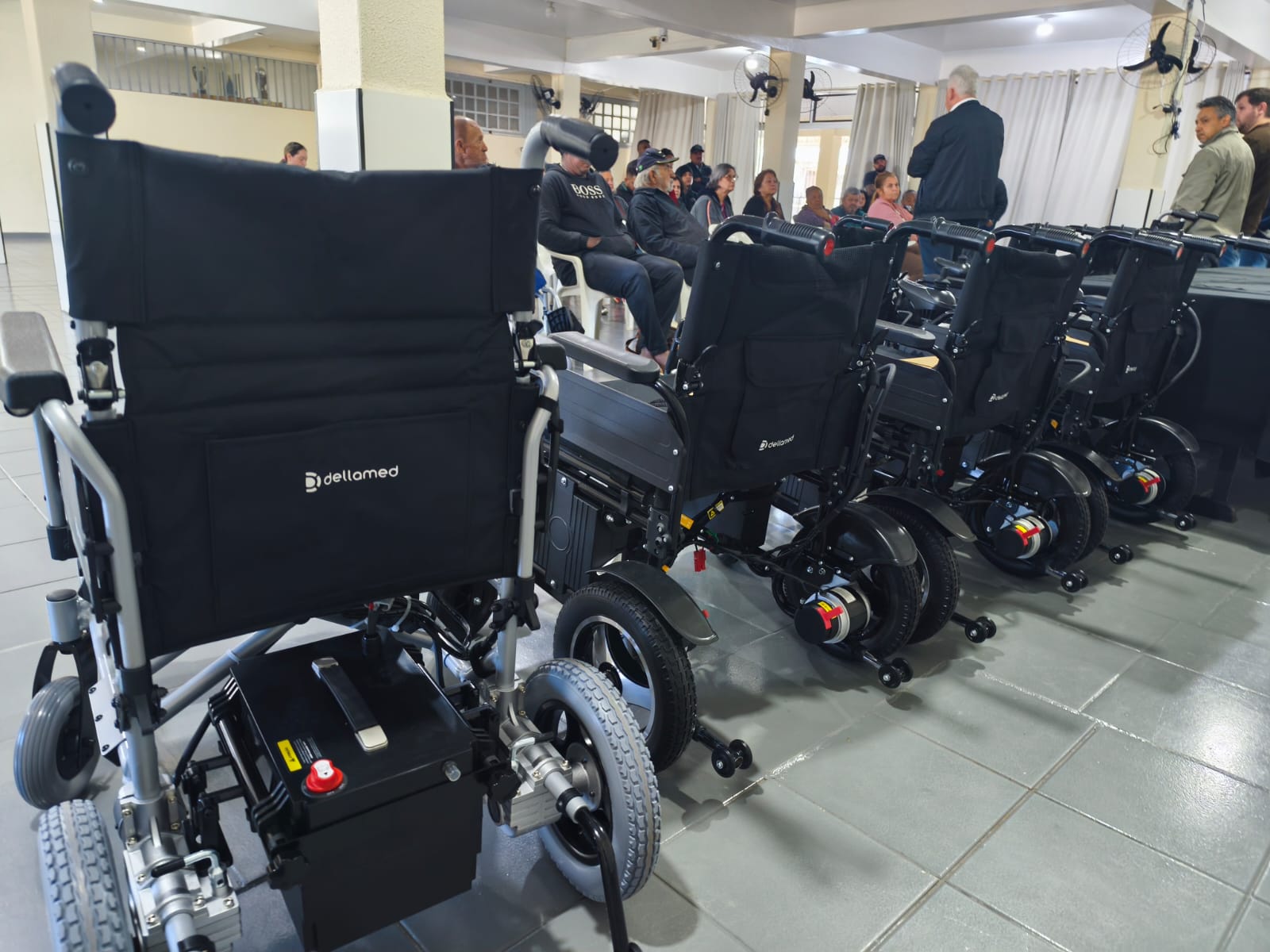 Cadeiras de rodas motorizadas ampliam mobilidade e qualidade de vida a pacientes em Campo Mourão
