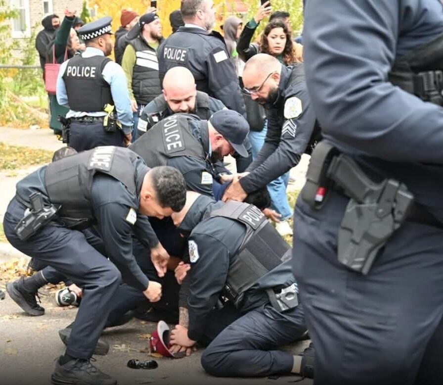 Deputado quer obrigar população a manter distancia mínima de políciais