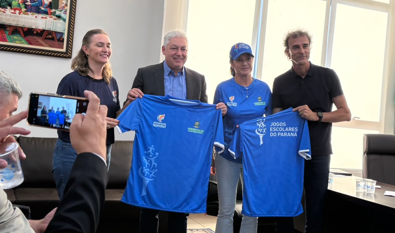 Campeão olímpico Emanuel Rego destaca o poder transformador do esporte em visita à Prefeitura de Campo Mourão