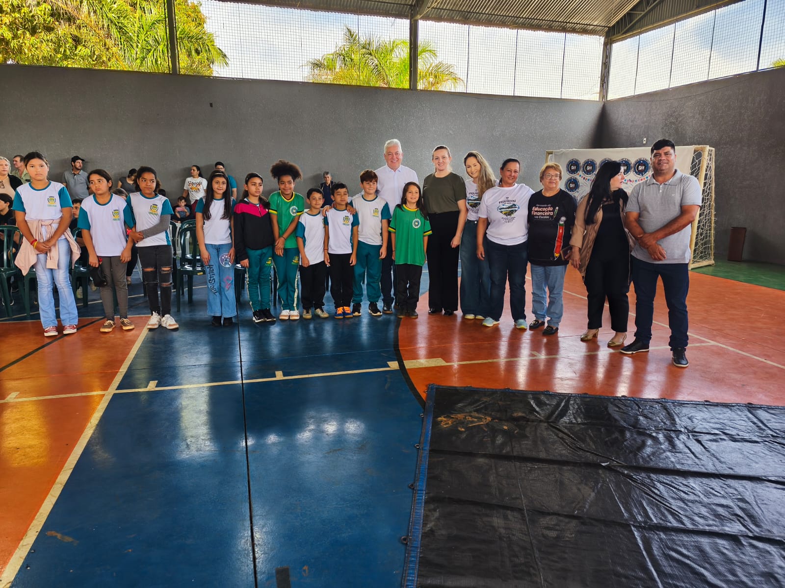 Ato cívico marcou aniversário do distrito de Piquirivaí