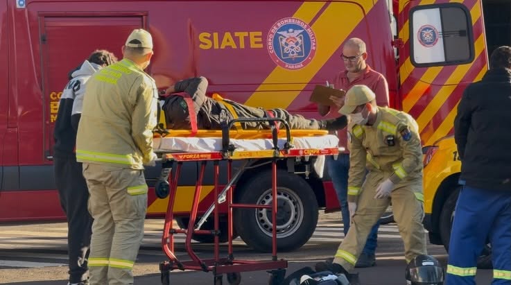 Motociclista fica ferido em colisão com Fiat Strada na Avenida Capitão Índio Bandeira
