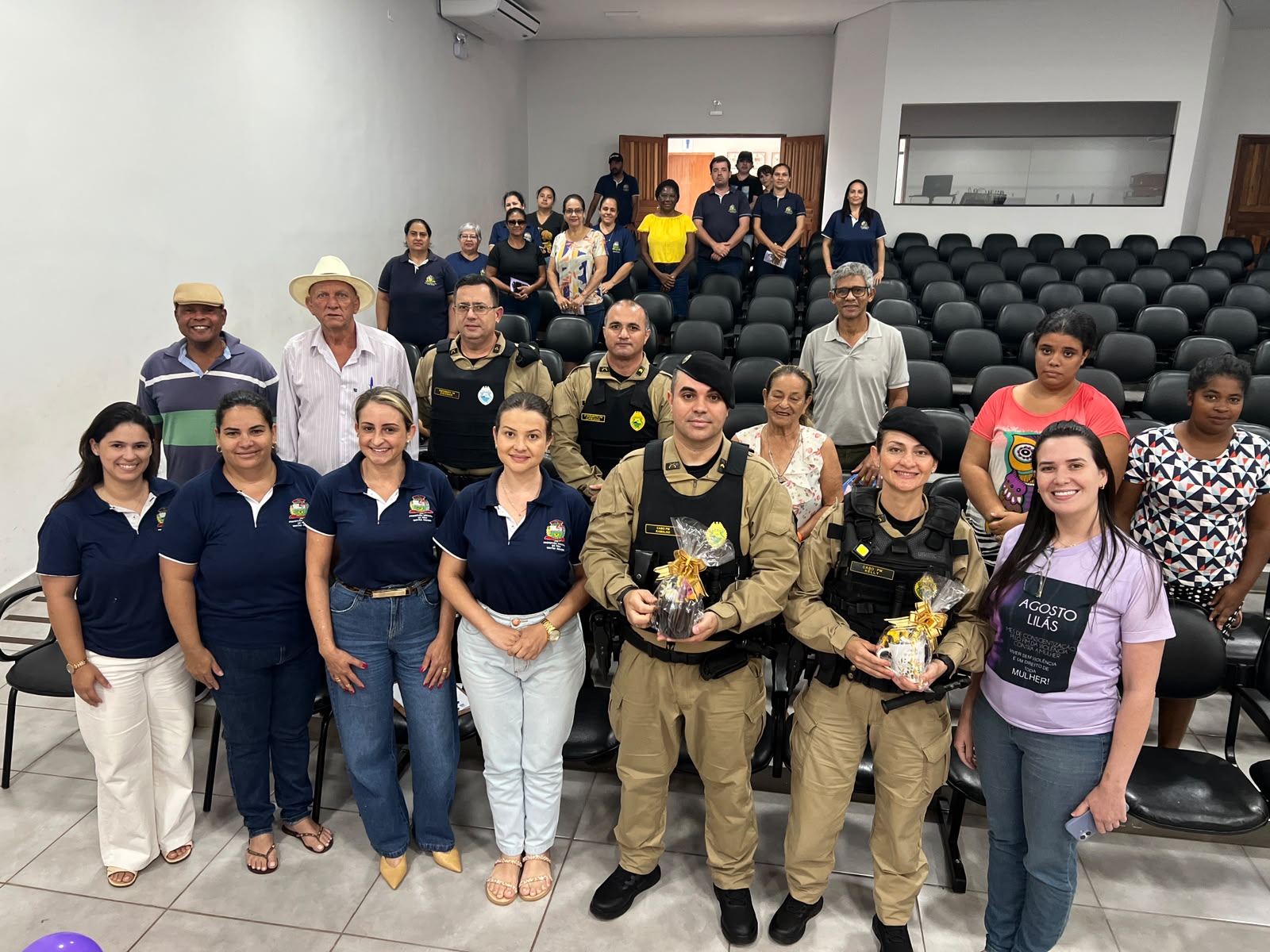 Patrulha Maria da Penha realiza palestra sobre o Agosto Lilás em Fênix