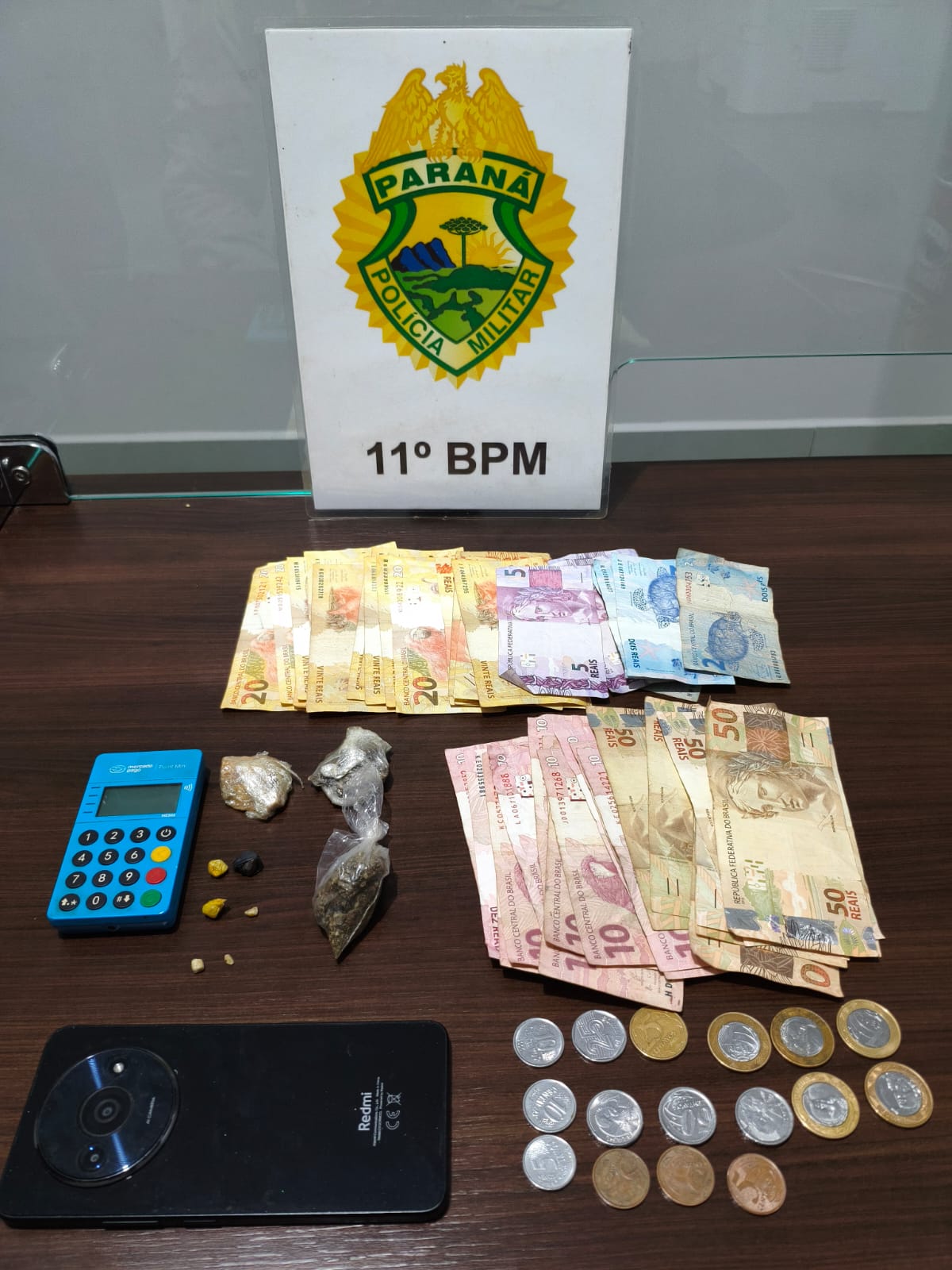 Polícia Militar prende mulher e apreende drogas e dinheiro por tráfico em Peabiru