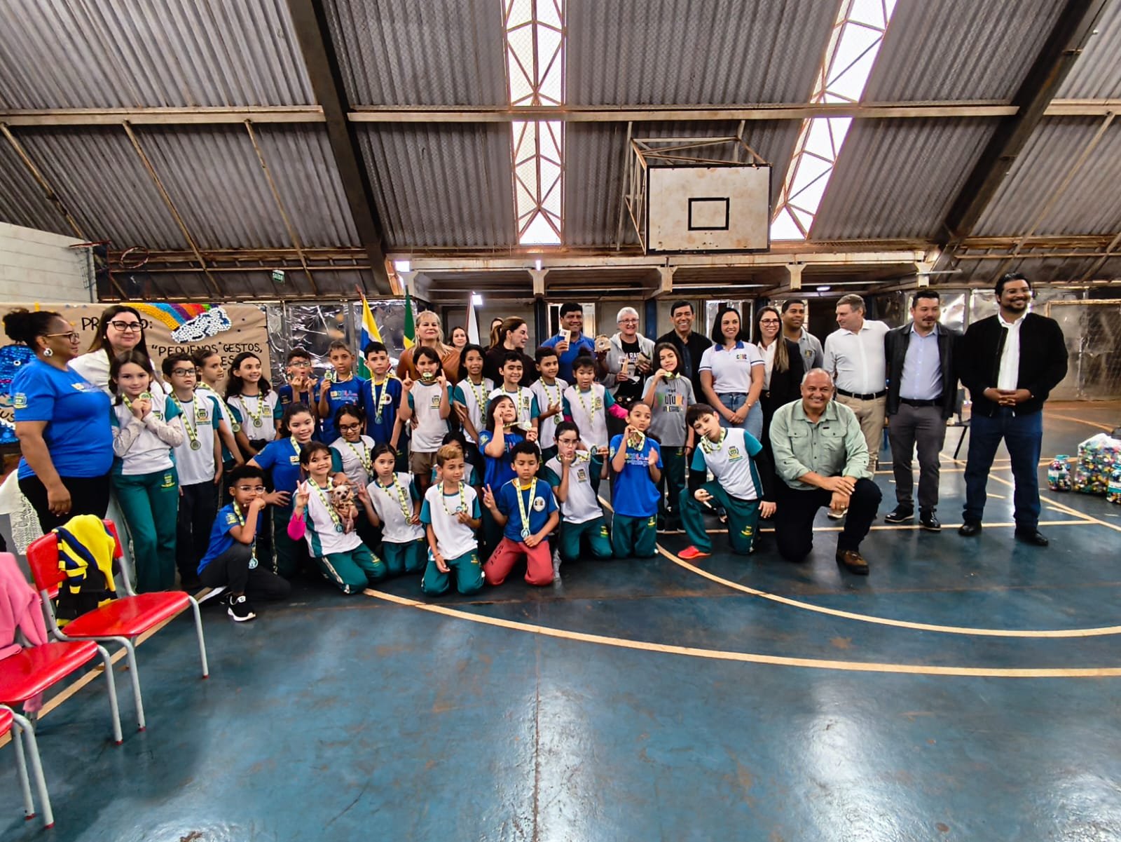 Projeto de educação ambiental arrecada meia tonelada de tampinhas de plástico