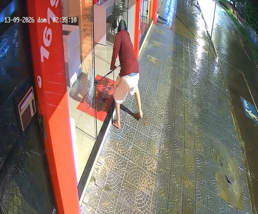 Ótica é arrombada e furtada na Avenida Goioerê no centro de Campo Mourão