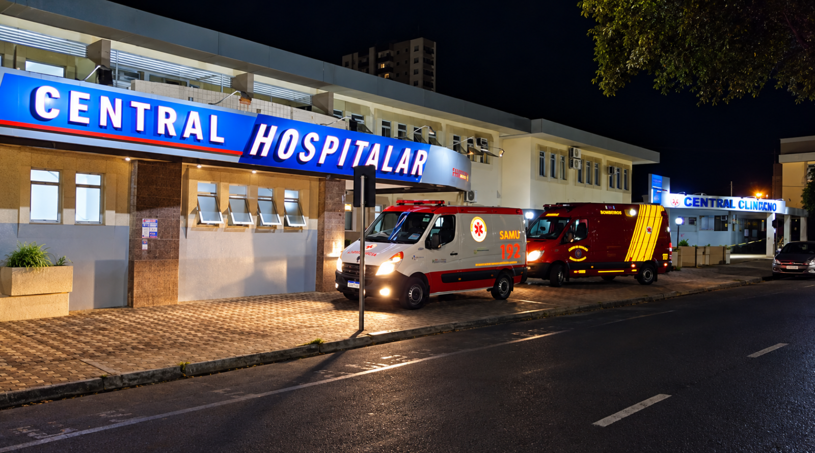 Acidente entre ambulância e motocicleta deixa uma pessoa gravemente ferida na PR-158
