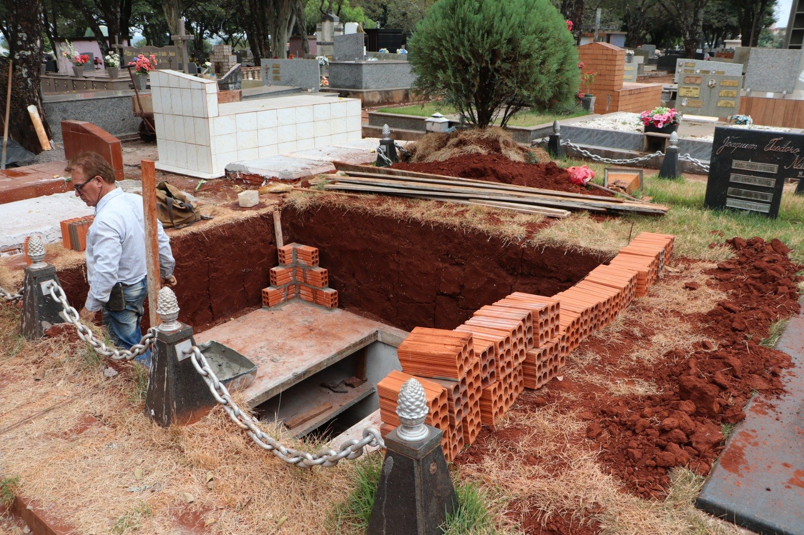 Obras no Cemitério para o Dia de Finados até dia 28 de outubro