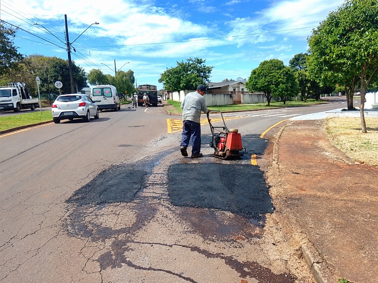 Prefeitura realiza operação tapa-buracos para recuperar vias de Campo Mourão
