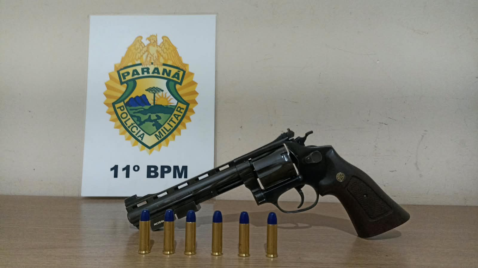 HOMEM É PRESO COM REVÓLVER CALIBRE .38 NO CENTRO DE CAMPO MOURÃO