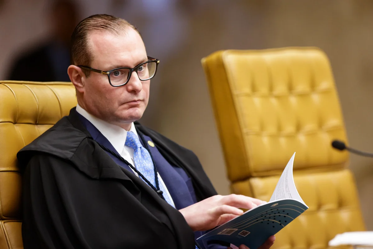 REVOLTA NAS ELEIÇÕES: ZANIN PRORROGA VOTAÇÃO ATÉ AS 19H, MAS MEDIDA NÃO VALE PARA URNAS JÁ FECHADAS!