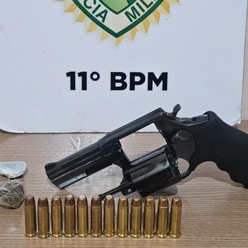Polícia Militar prende homem com arma de fogo e drogas em Campo Mourão