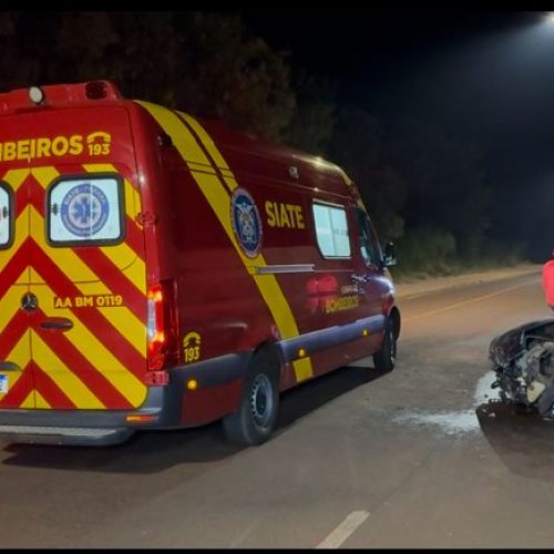 Carro colide violentamente contra poste e mobiliza Equipes de Resgate em Campo Mourão