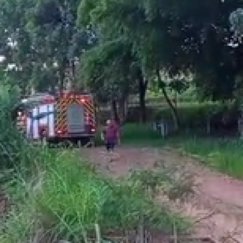 Veículo Despenca em Barranco Após Travessia de Ponte na Região de São Benedito