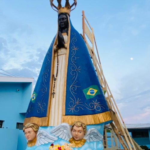 Milhares de fiéis celebram Nossa Senhora Aparecida em Campo Mourão