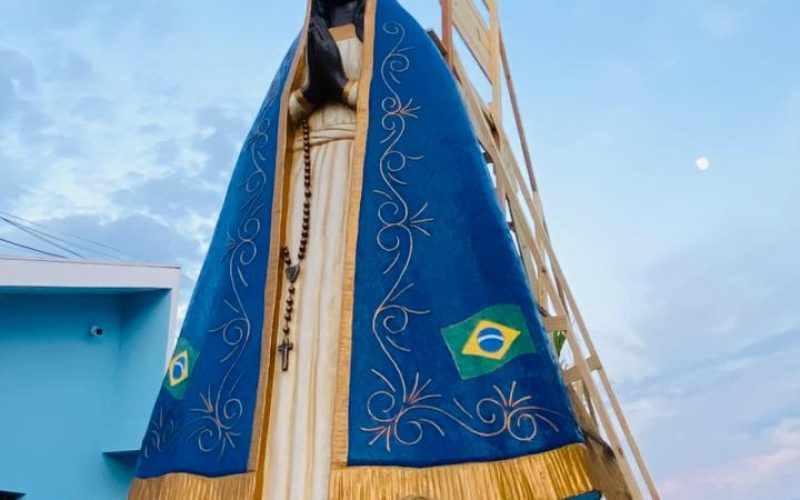 Milhares de fiéis celebram Nossa Senhora Aparecida em Campo Mourão