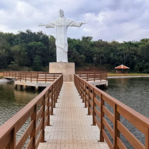 Lago do Parque das Flores é revitalizado em Farol