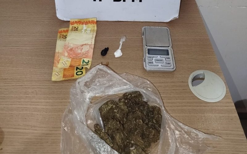 PM Prende Suspeitos de Tráfico de Drogas no Jardim Tomasi