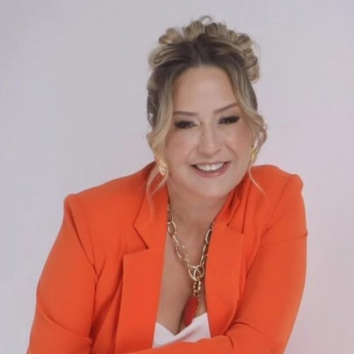 Solenidade na Câmara Municipal homenageou a trajetória da produtora cultural Edilaine Maria de Castro