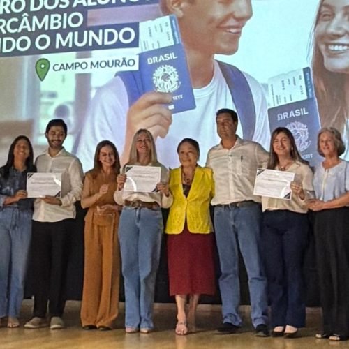 Campo Mourão recebe governador Ratinho Júnior em encontro com estudantes do Ganhando o Mundo