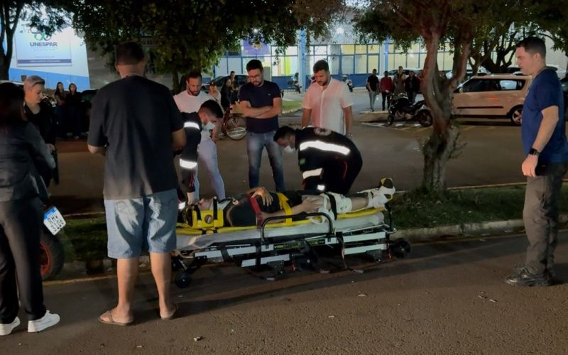 Motociclista fica ferido em acidente em frente ao Teatro Municipal