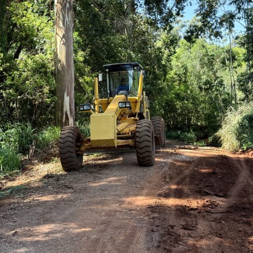 Prefeitura de Campo Mourão realiza adequações em estradas rurais após período de chuvas