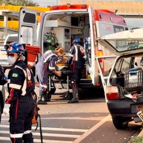 Acidente entre dois veículos deixa duas pessoas feridas na PR-158, em Campo Mourão