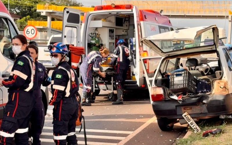 Acidente entre dois veículos deixa duas pessoas feridas na PR-158, em Campo Mourão