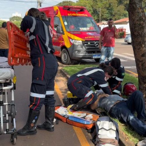 Motociclista fica gravemente ferido após colisão contra árvore em Campo Mourão