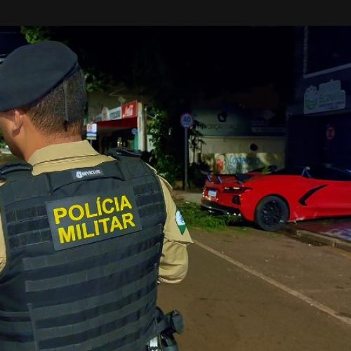 Veículo de Luxo Coloca Vidas em Risco e Foge do Local do Acidente