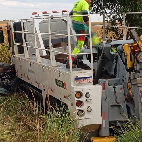 Motorista Morre Esmagado em Colisão Frontal Entre Caminhão e Fiat Uno na BR-369 em Mamborê