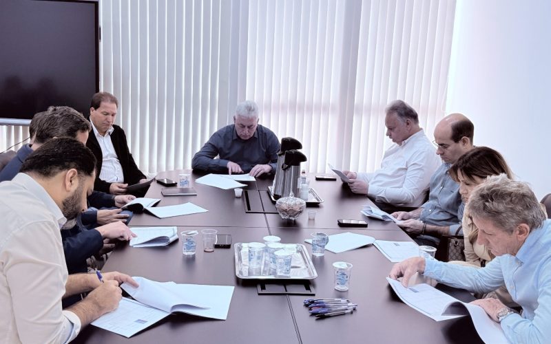 Prefeitos se reúnem em Campo Mourão para discutir ações sobre pedágio na região que será leiloado em breve