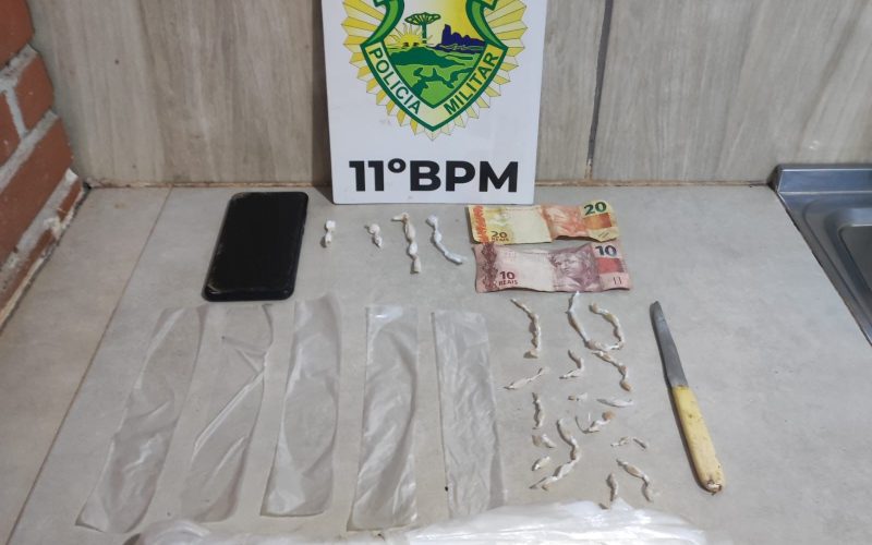 Polícia Militar prende três homens por tráfico de drogas em Barbosa Ferraz