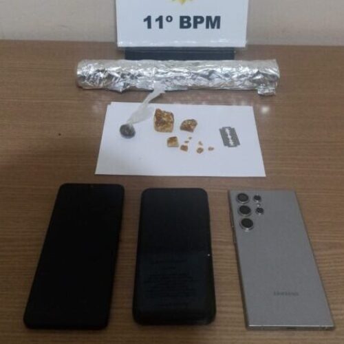 PM prende dois suspeitos de tráfico e recupera celular furtado em Campo Mourão