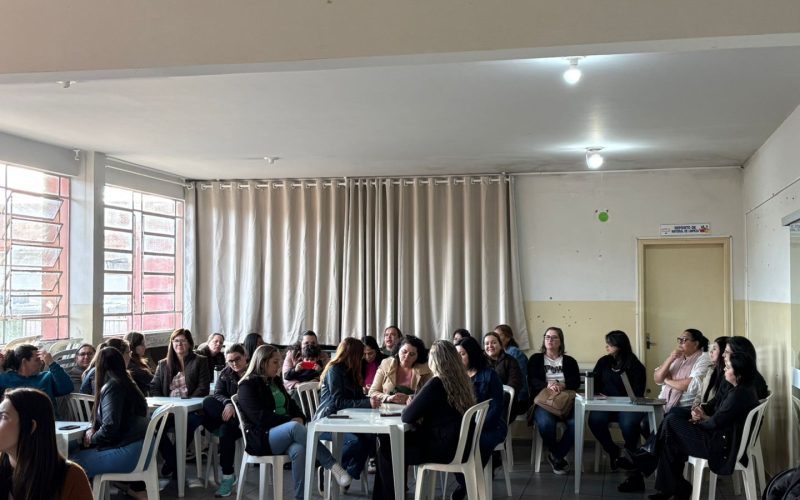 Rede municipal de Campo Mourão retoma aulas nesta terça-feira (29); escolas e cmeis se organizaram nesta segunda com reuniões pedagógicas