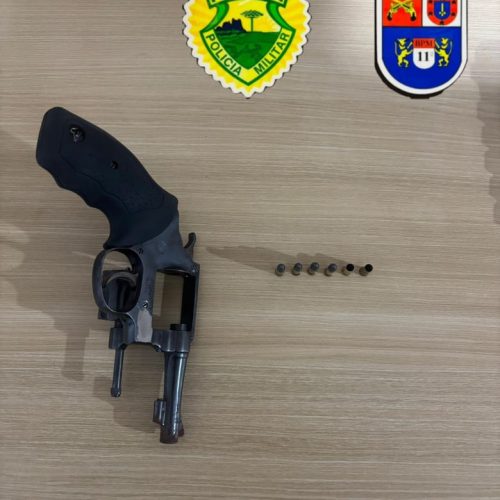 Motociclista armado tenta escapar da polícia e acaba morrendo em um acidente na região