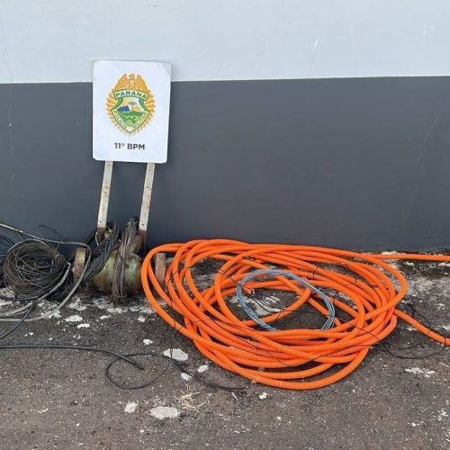 Casal é preso, suspeitos de roubar fios elétricos