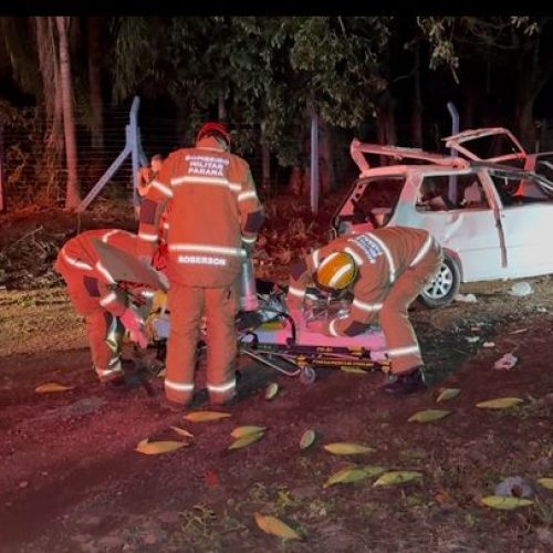 Capotamento na PR-487 deixa cinco feridos na madrugada do Dia das Mães