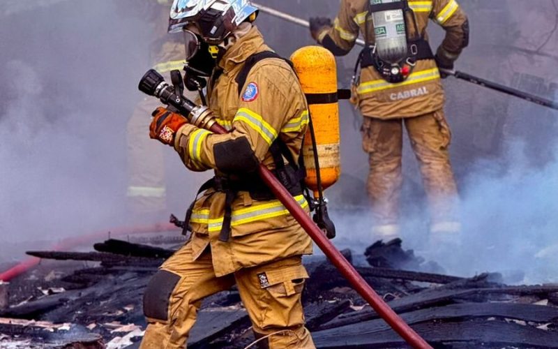 Incêndio em residência mobiliza Corpo de Bombeiros em Campo Mourão