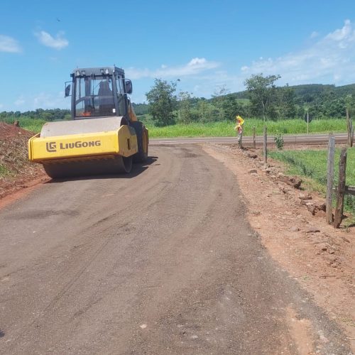 Estradas rurais recebem melhorias na região do KM 128