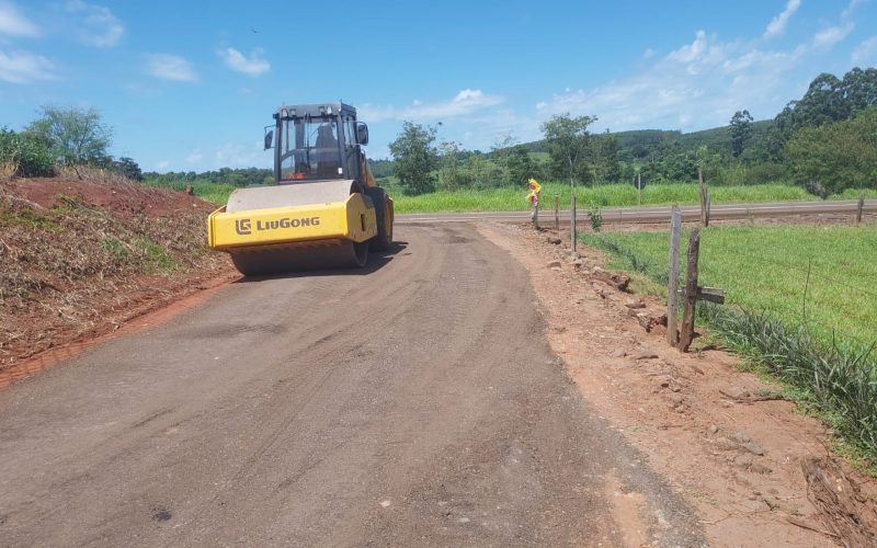 Estradas rurais recebem melhorias na região do KM 128