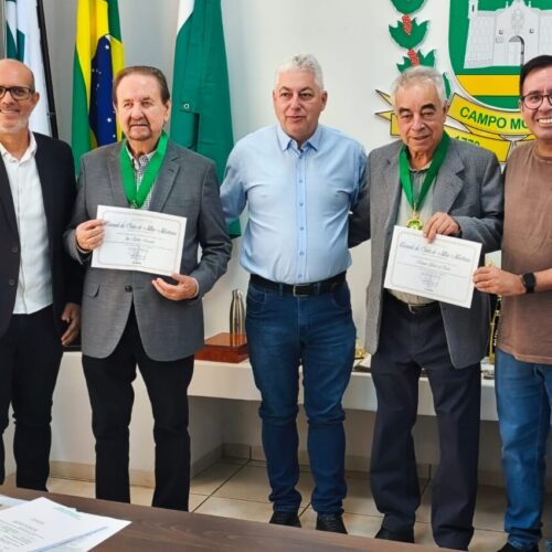 Prefeito conclui entrega da Comenda da Ordem do Mérito Mourãoense