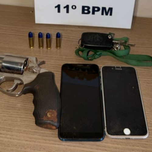 Homem é preso com arma de fogo e confessa participação em roubo a ônibus em Campo Mourão