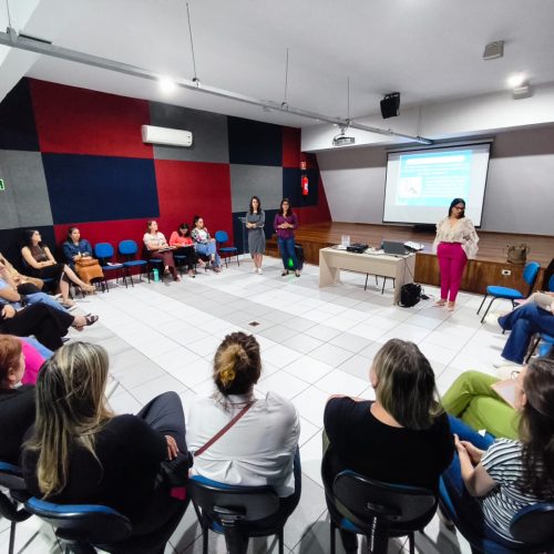 Prefeitura capacita rede de atendimento para implantar programa “Família Acolhedora”