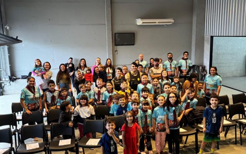 Maio Laranja: Patrulha Maria da Penha realiza palestra lúdica sobre prevenção ao abuso infantil em Campo Mourão