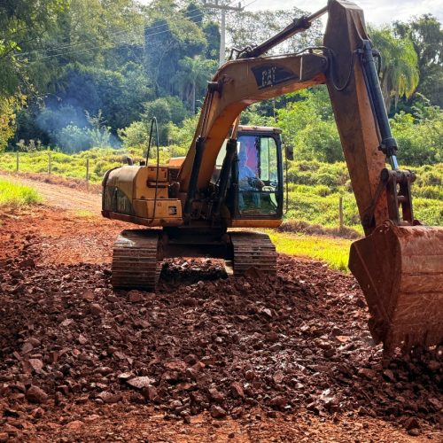 Prefeitura de Campo Mourão realiza melhorias em estradas rurais por meio da Codusa