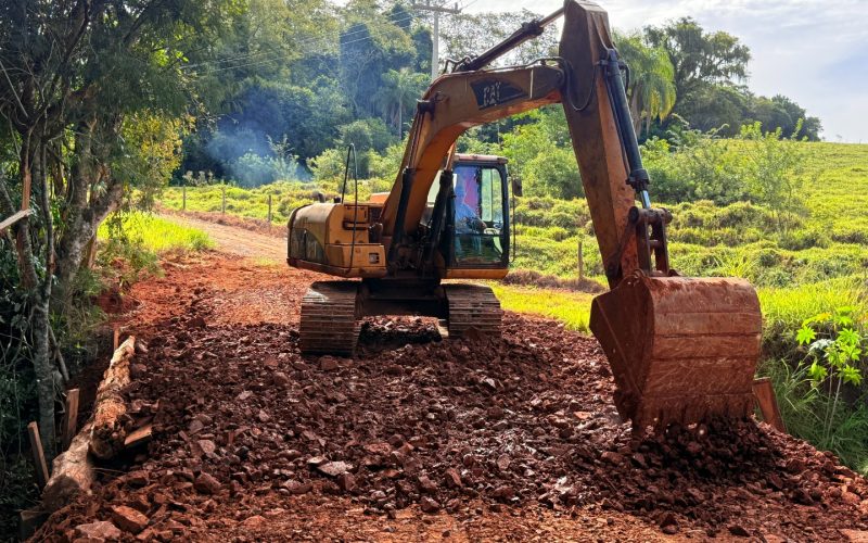 Prefeitura de Campo Mourão realiza melhorias em estradas rurais por meio da Codusa
