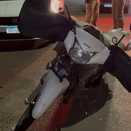 Motociclista fica ferido após colisão entre moto e carro no Lar Paraná