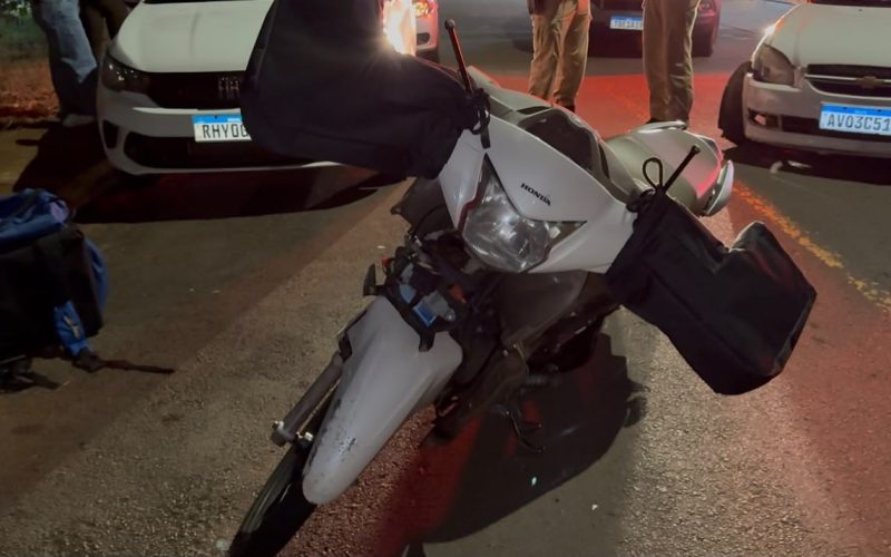 Motociclista fica ferido após colisão entre moto e carro no Lar Paraná