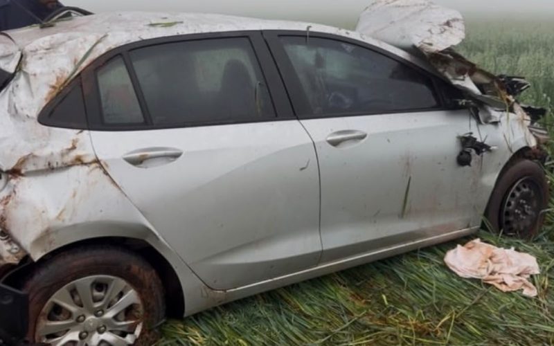 CAPOTAMENTO NA PR-558 DEIXA MOTORISTA FERIDO NA MANHÃ DE DOMINGO